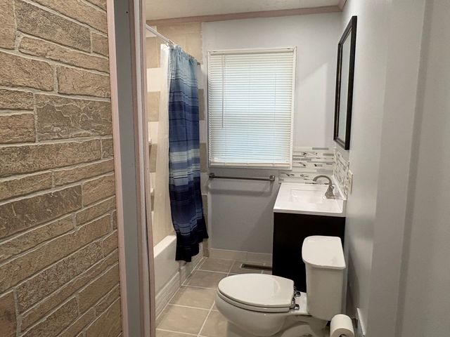 11071 E Fisher Road, Rochelle, IL 60168