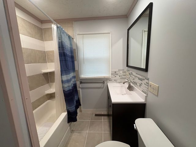 11071 E Fisher Road, Rochelle, IL 60168