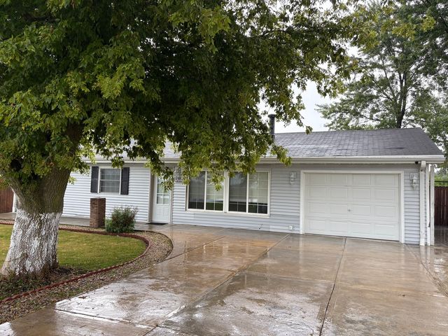 11071 E Fisher Road, Rochelle, IL 60168