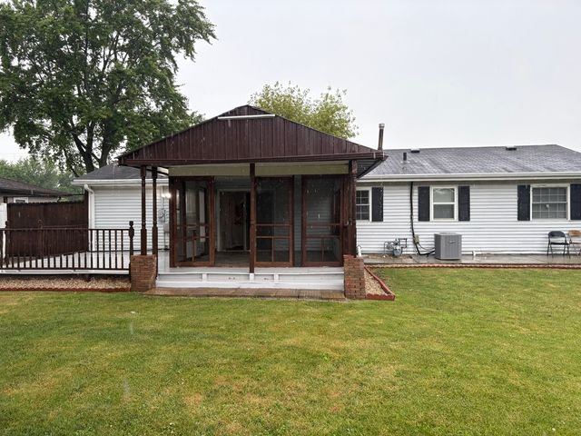 11071 E Fisher Road, Rochelle, IL 60168