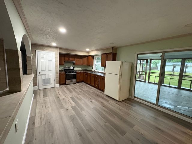 11071 E Fisher Road, Rochelle, IL 60168