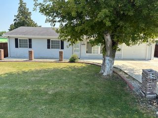 11071 E Fisher Road, Rochelle, IL 60168