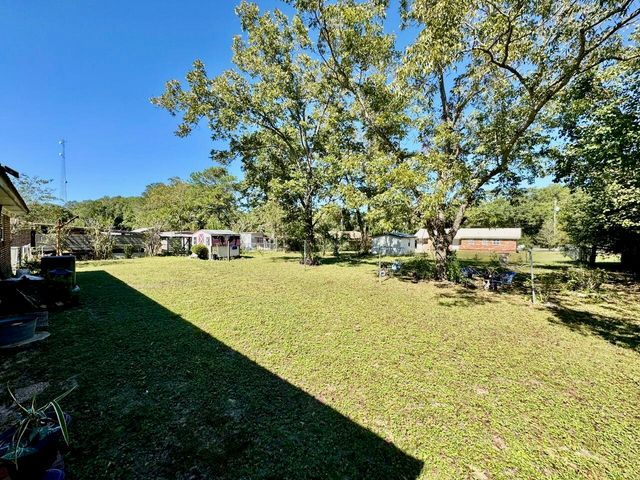 112 Oglesby Avenue, Crestview, FL 32536