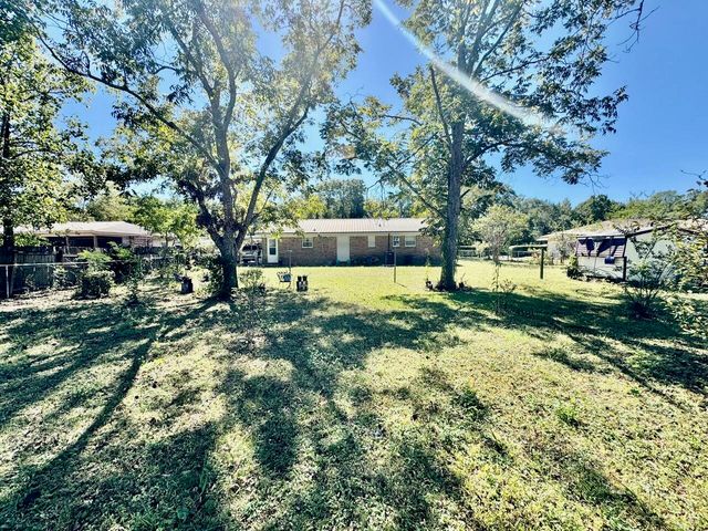 112 Oglesby Avenue, Crestview, FL 32536