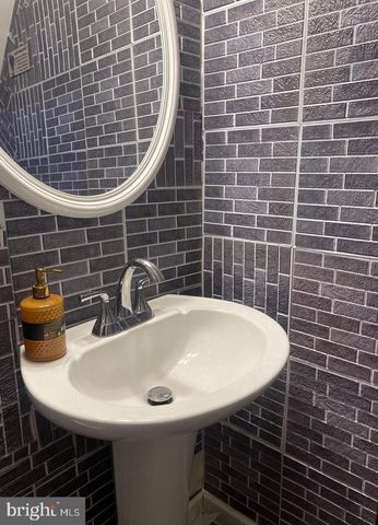 220 N 3RD ST, Millville, NJ 08332