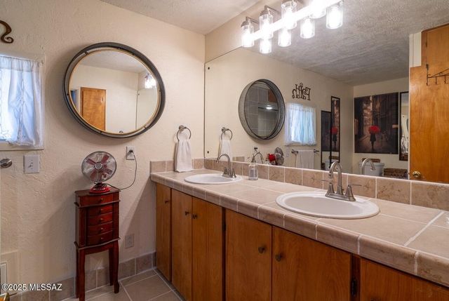 760 E American Avenue, Oracle, AZ 85623