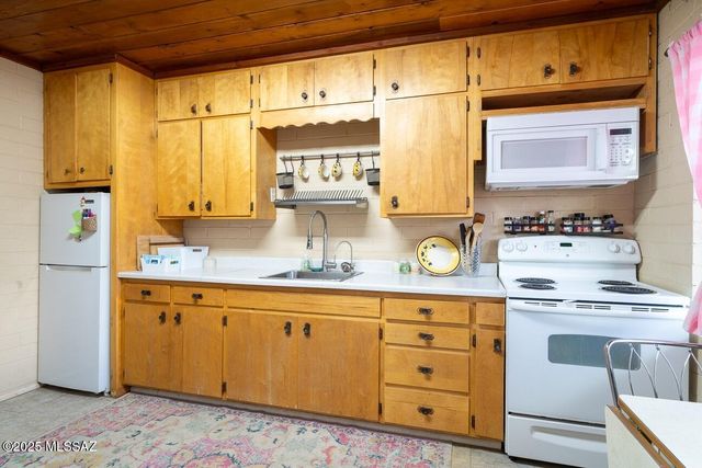 760 E American Avenue, Oracle, AZ 85623