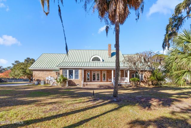 136 Retreat Plantation, Beaufort, SC 29902