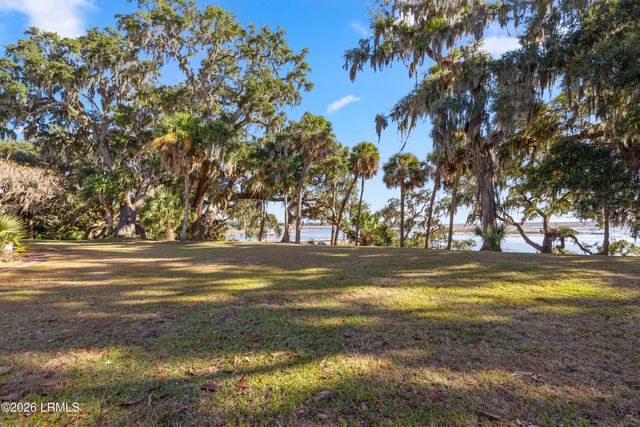 136 Retreat Plantation, Beaufort, SC 29902