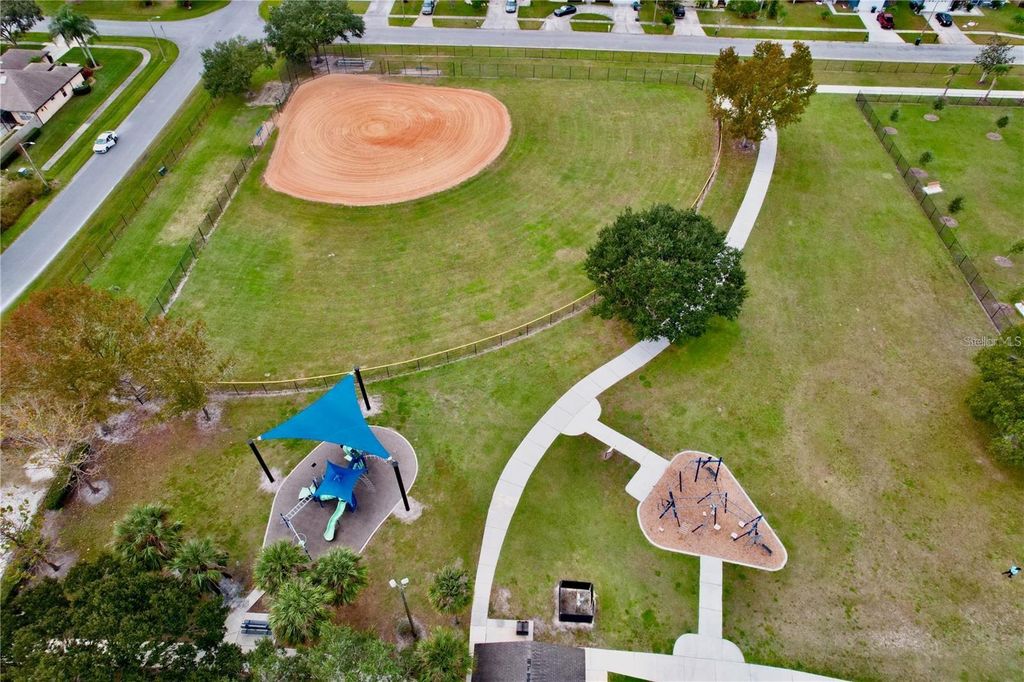 Image 19 of property listing at QUARTERLY PARKWAY, Orlando, FL 32833