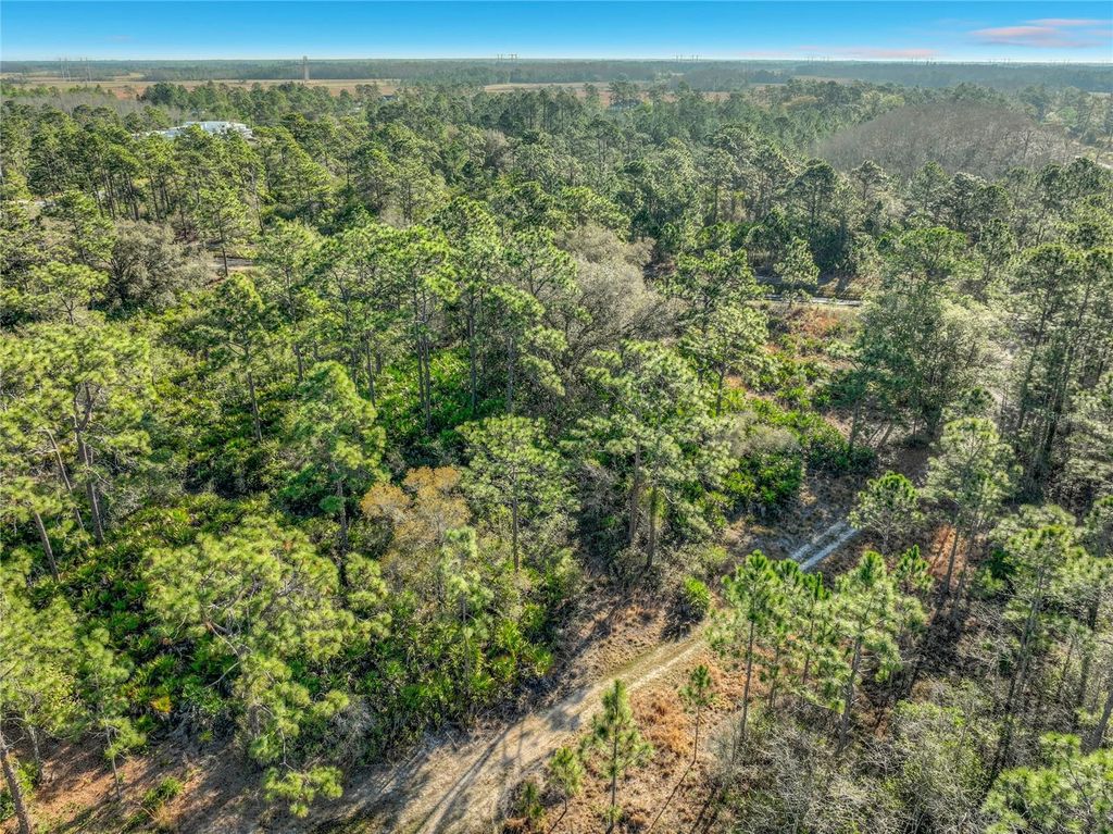 Image 9 of property listing at QUARTERLY PARKWAY, Orlando, FL 32833