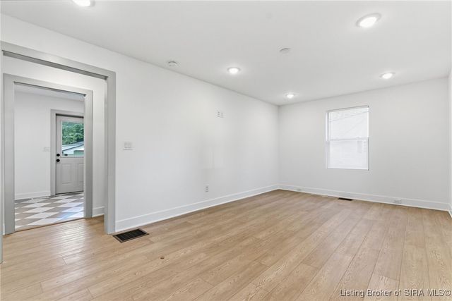 200 E Carter Avenue, Clarksville, IN 47129