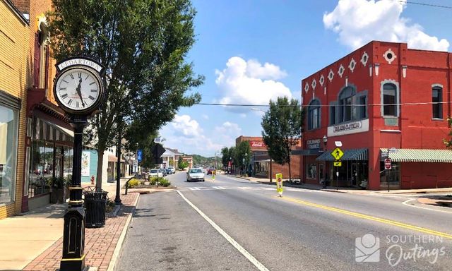 7 Magnolia Boulevard, Cedartown, GA 30125