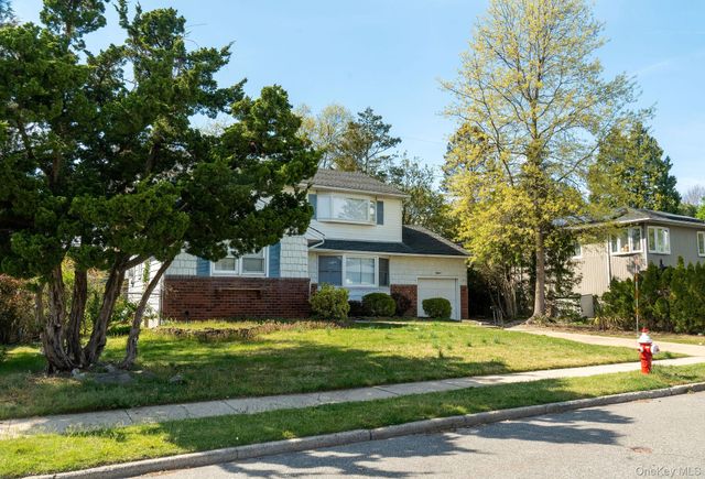 18 Edna Drive, Syosset, NY 11791
