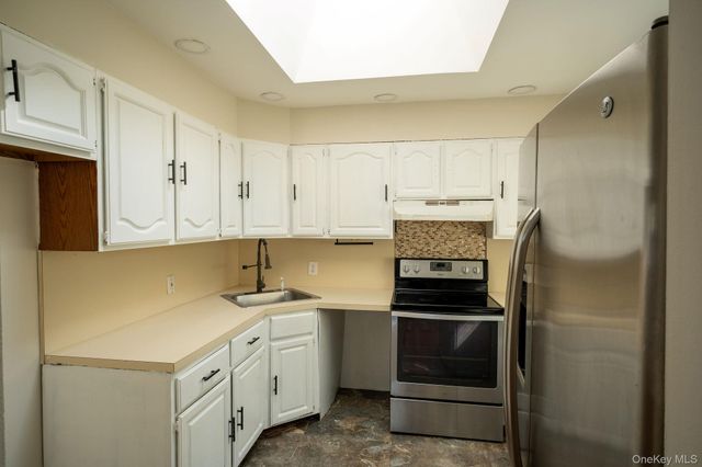 18 Edna Drive, Syosset, NY 11791