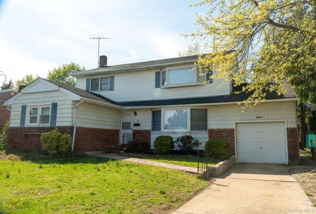 18 Edna Drive, Syosset, NY 11791