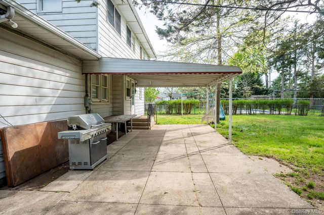 18 Edna Drive, Syosset, NY 11791