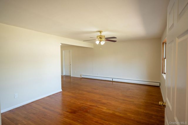 18 Edna Drive, Syosset, NY 11791