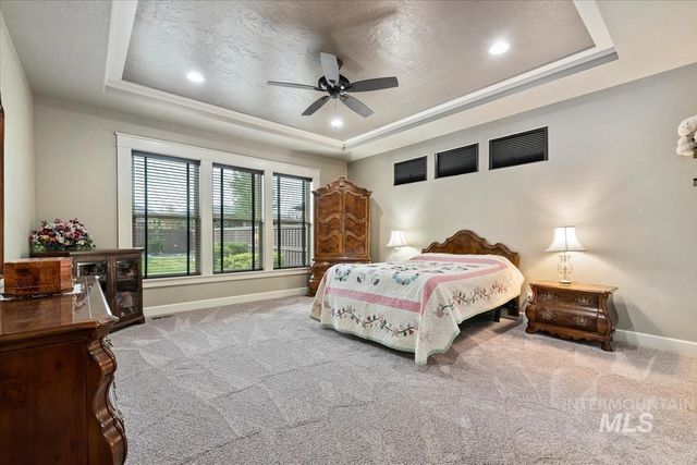 4061 W Highland Fall Ct, Meridian, ID 83646