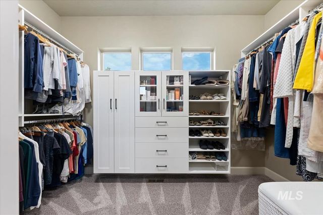 4061 W Highland Fall Ct, Meridian, ID 83646