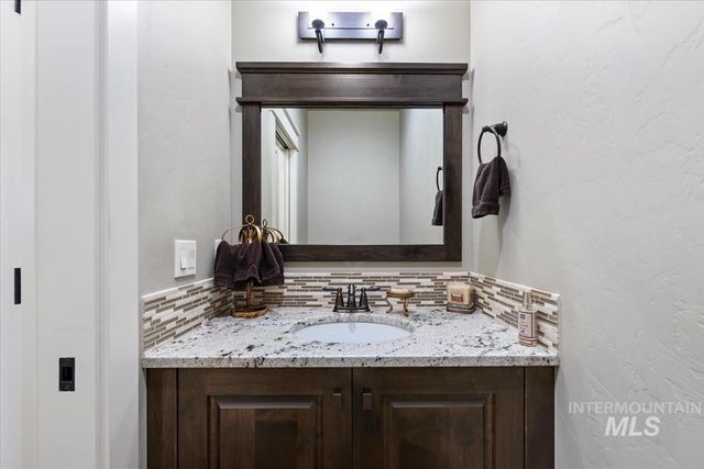 4061 W Highland Fall Ct, Meridian, ID 83646