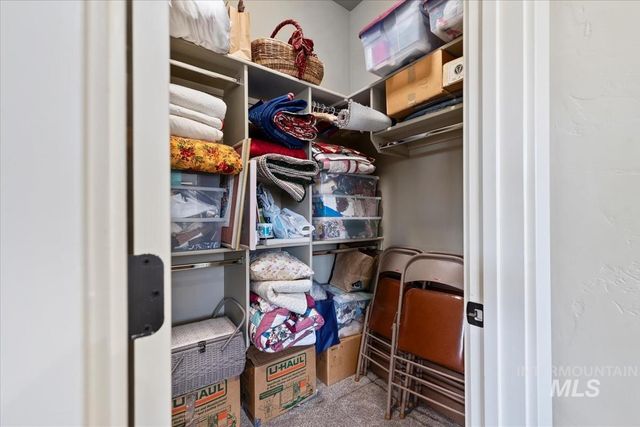 4061 W Highland Fall Ct, Meridian, ID 83646