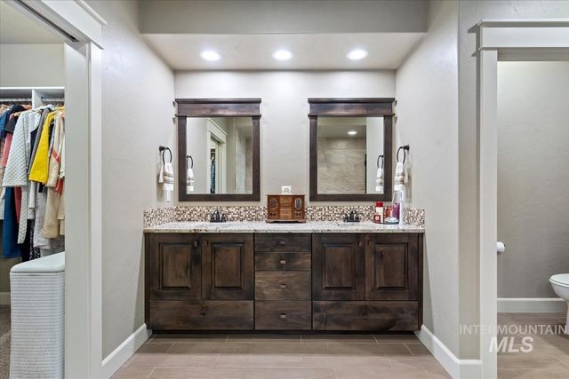 4061 W Highland Fall Ct, Meridian, ID 83646