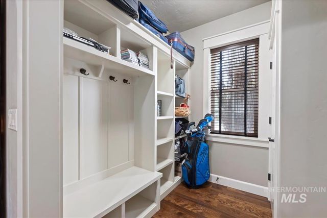 4061 W Highland Fall Ct, Meridian, ID 83646