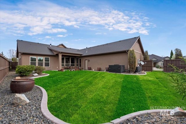 4061 W Highland Fall Ct, Meridian, ID 83646