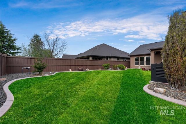4061 W Highland Fall Ct, Meridian, ID 83646