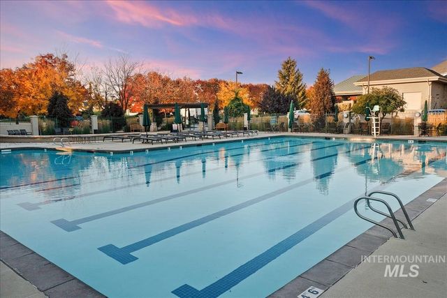 4061 W Highland Fall Ct, Meridian, ID 83646