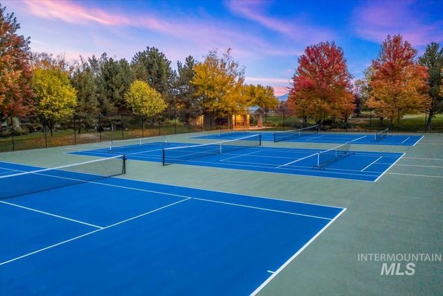 4061 W Highland Fall Ct, Meridian, ID 83646