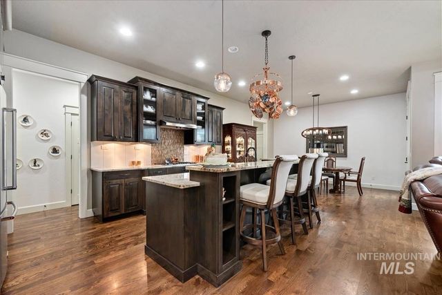 4061 W Highland Fall Ct, Meridian, ID 83646