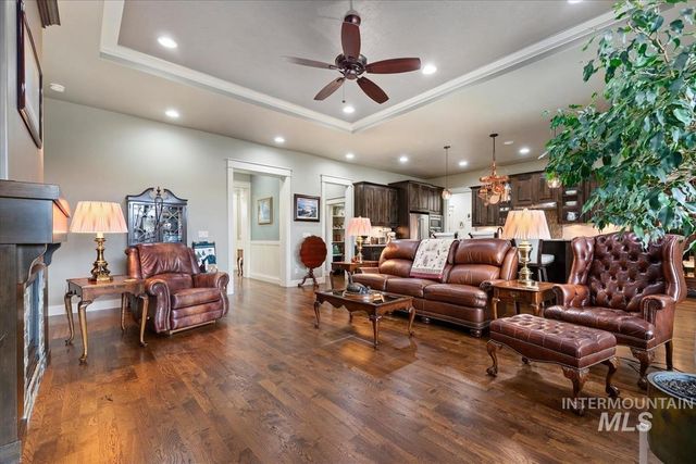 4061 W Highland Fall Ct, Meridian, ID 83646