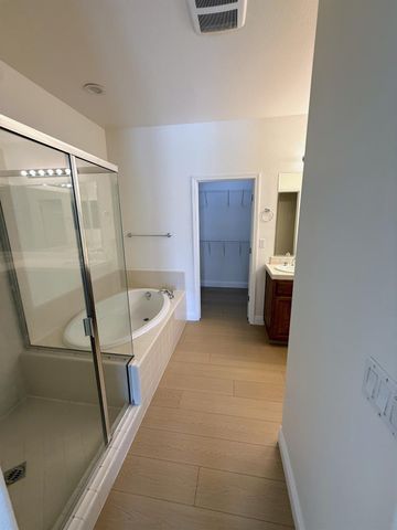 5424 Knotty Pine Way, Sacramento, CA 95835