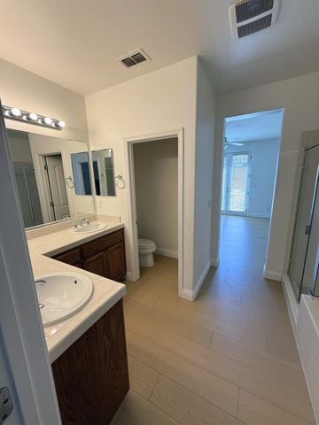 5424 Knotty Pine Way, Sacramento, CA 95835