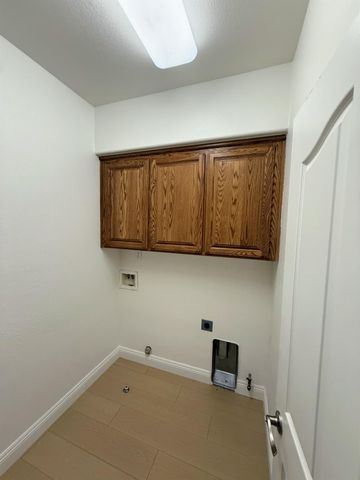 5424 Knotty Pine Way, Sacramento, CA 95835