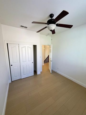 5424 Knotty Pine Way, Sacramento, CA 95835