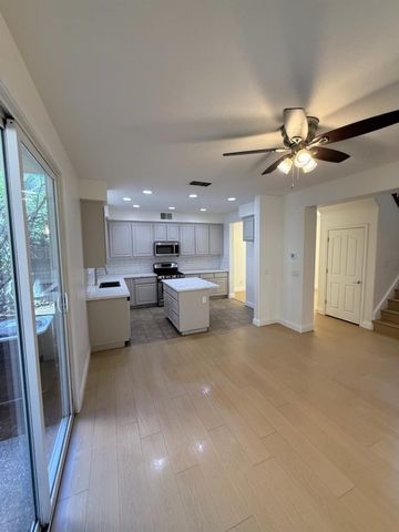 5424 Knotty Pine Way, Sacramento, CA 95835