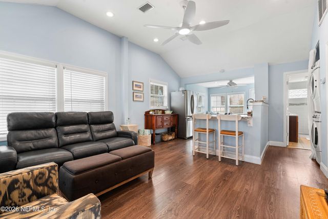 120 8TH Avenue N, Jacksonville Beach, FL 32250