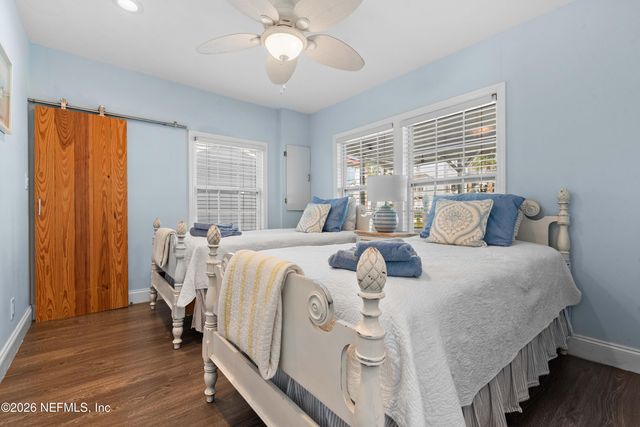 120 8TH Avenue N, Jacksonville Beach, FL 32250