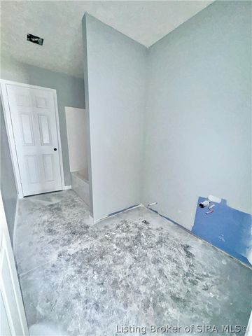 39 E Madison Street, Scottsburg, IN 47170