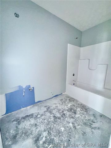 39 E Madison Street, Scottsburg, IN 47170