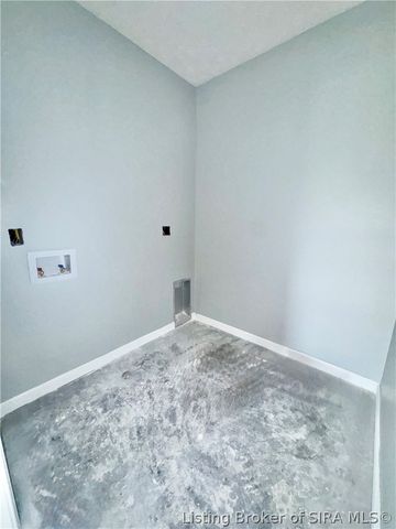 39 E Madison Street, Scottsburg, IN 47170