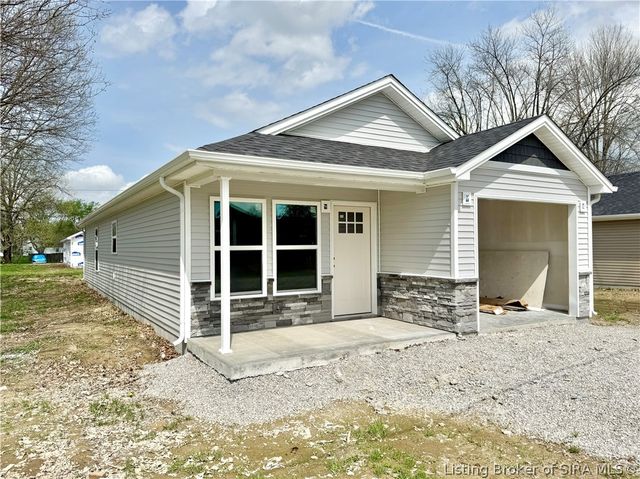 39 E Madison Street, Scottsburg, IN 47170