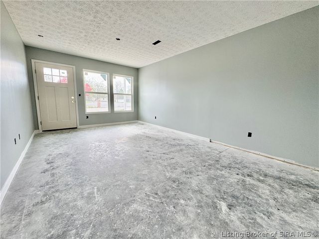 39 E Madison Street, Scottsburg, IN 47170