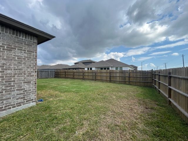 1001 Santa Catalina St, Portland, TX 78374