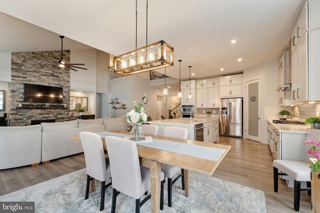 24277 GRAYLEAF WILLOW PL, Aldie, VA 20105