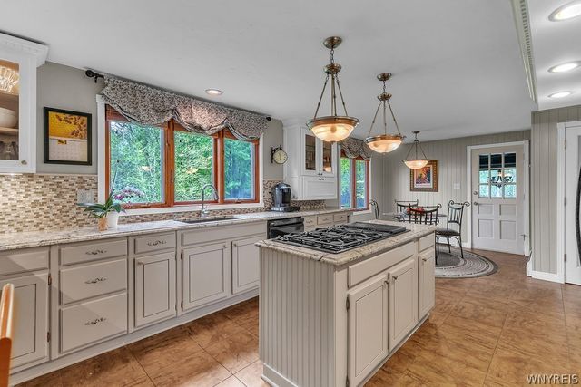 1731 Huth Road, Grand Island, NY 14072