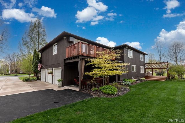 1731 Huth Road, Grand Island, NY 14072